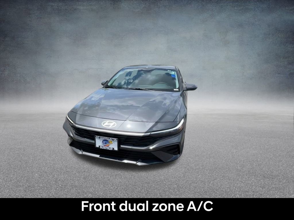 Used 2025 Hyundai Elantra Blue image 6