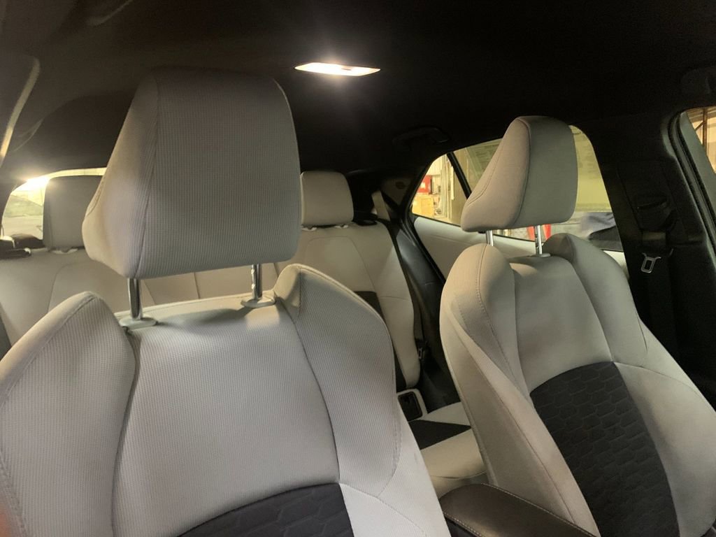Used 2023 Toyota Corolla SE w/ SE Premium Package FWD image 18