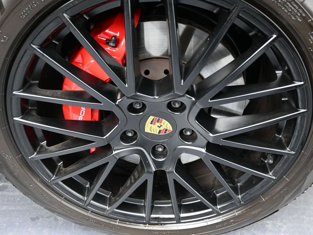 Used 2022 Porsche Cayenne GTS image 52