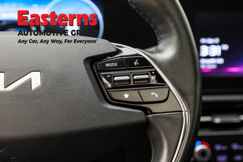 Used 2023 Kia Niro Wave w/ Wave Preserve Package image 16