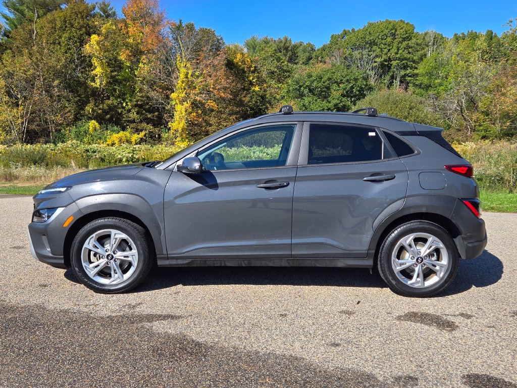Used 2023 Hyundai Kona SEL AWD/4WD image 2