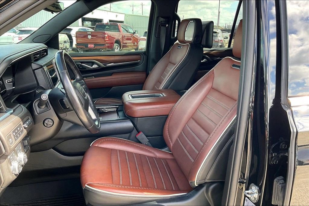 Used 2023 GMC Yukon Denali Ultimate AWD/4WD image 18