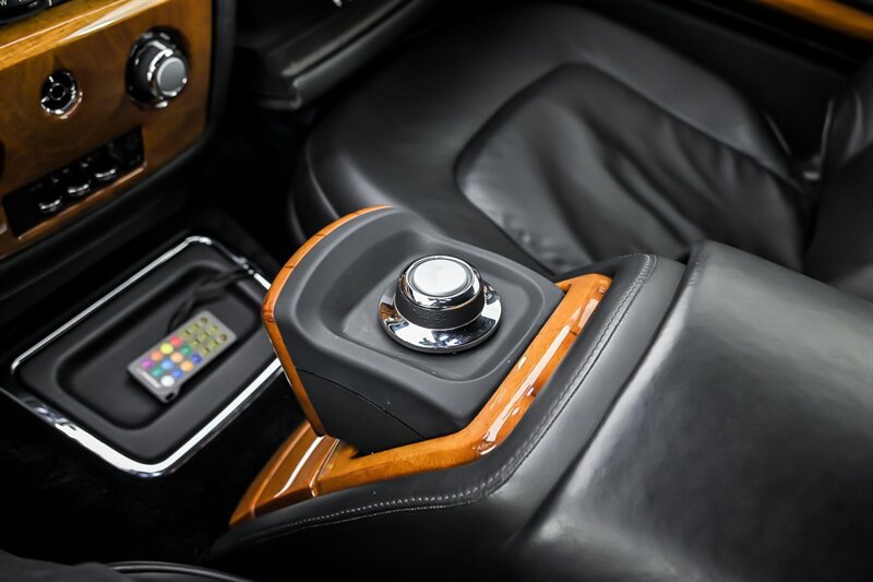 Used 2008 Rolls-Royce Phantom Drophead Coupe RWD image 42