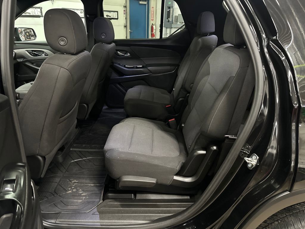 Used 2023 Chevrolet Traverse LT w/ Midnight/Sport Edition image 27