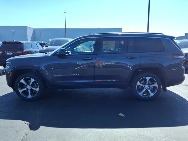 New 2026 Jeep Grand Cherokee L Limited w/ Luxury Tech Group II AWD/4WD image 3