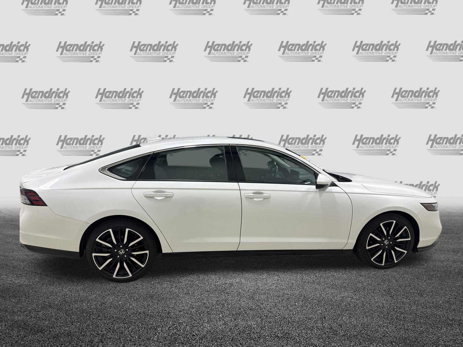 Used 2023 Honda Accord Touring image 11