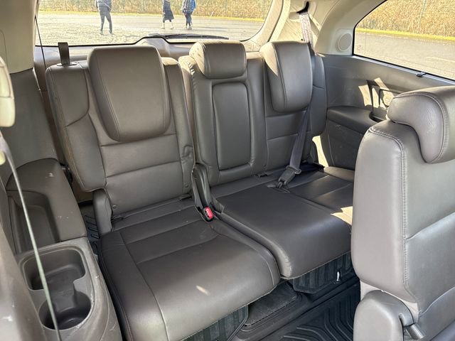 Used 2014 Honda Odyssey Touring Elite image 16