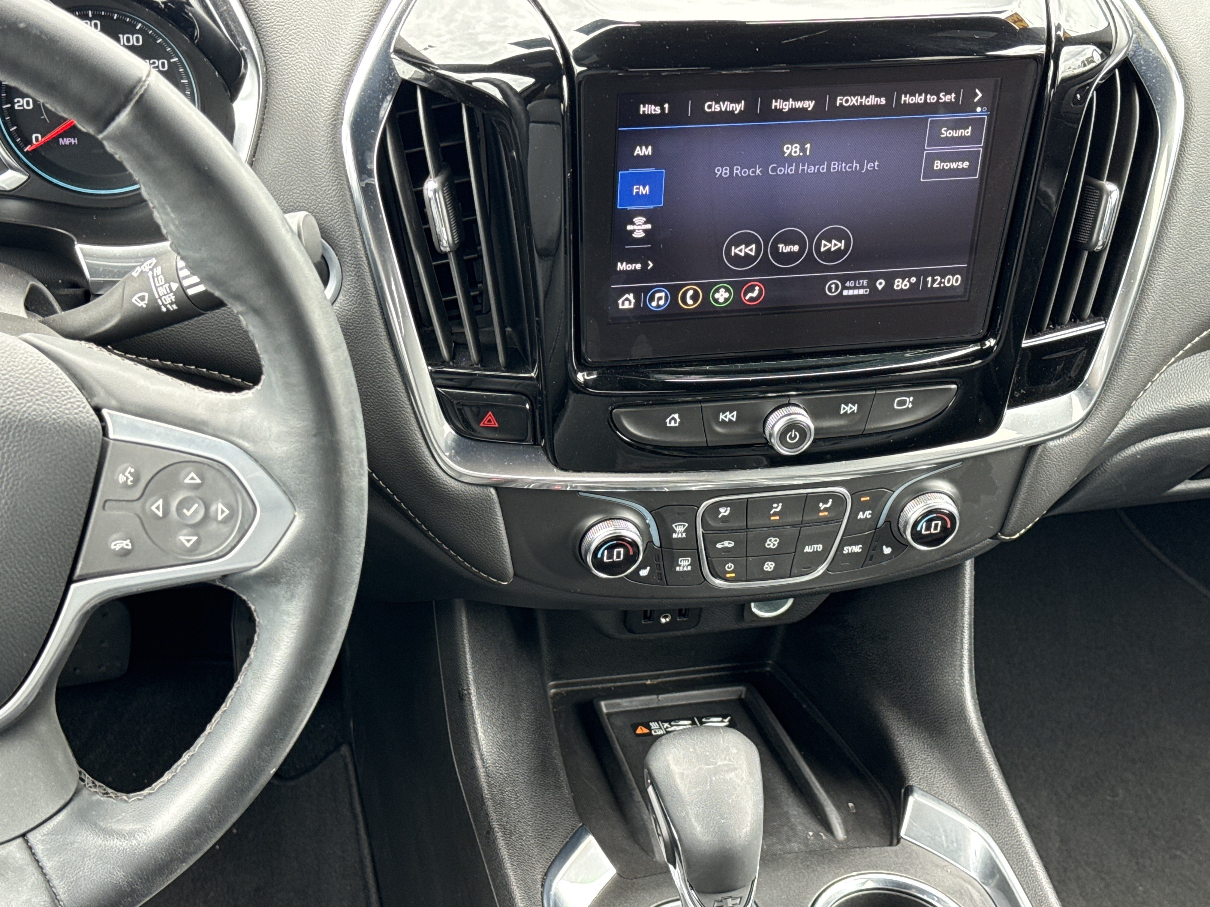 Used 2023 Chevrolet Traverse LT AWD/4WD image 28