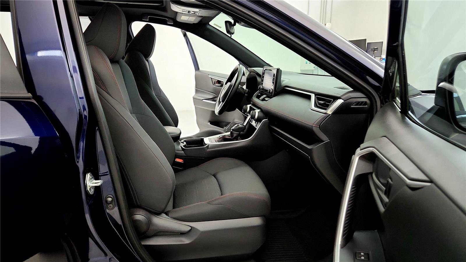 Certified 2021 Toyota RAV4 SE w/ Weather & Moonroof Package image 27