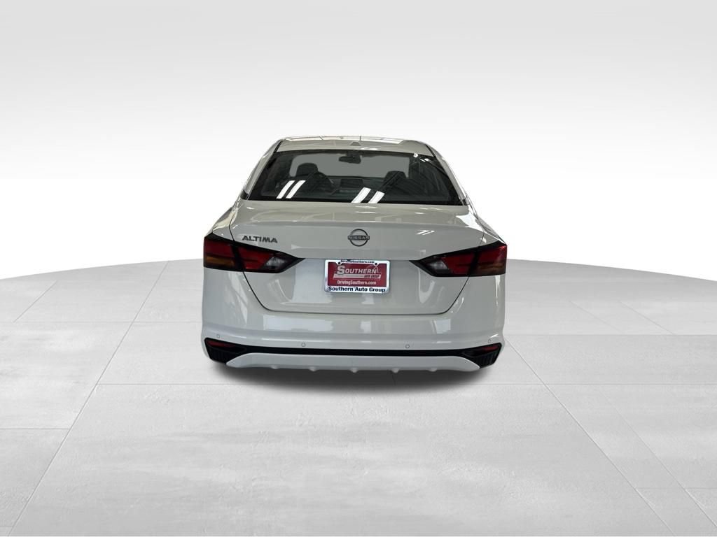 Used 2025 Nissan Altima 2.5 SV FWD image 4
