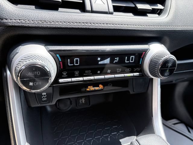 Used 2023 Toyota RAV4 LE AWD/4WD image 18