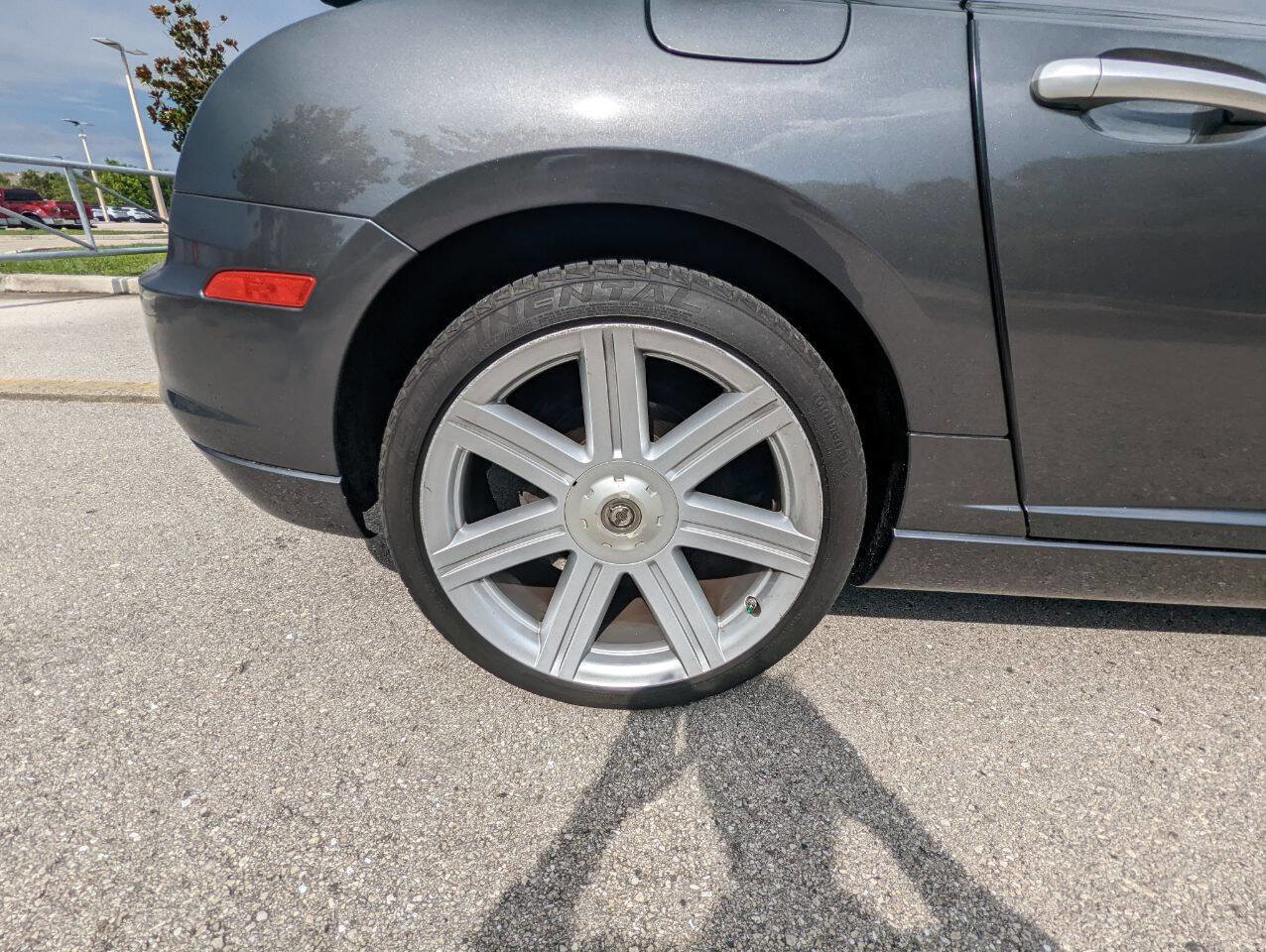 Used 2005 Chrysler Crossfire Limited RWD image 23