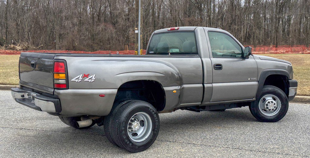 Used 2006 Chevrolet Silverado 3500 Work Truck w/ Snow Plow Prep Package image 11