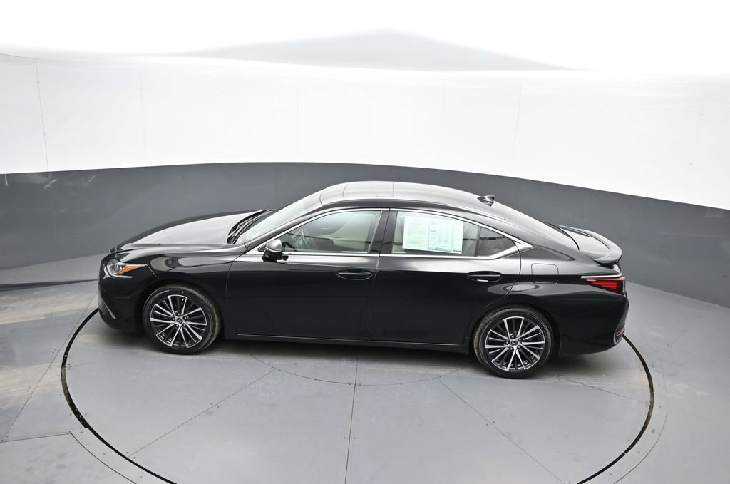 Used 2024 Lexus ES 300h w/ Premium Package FWD image 42