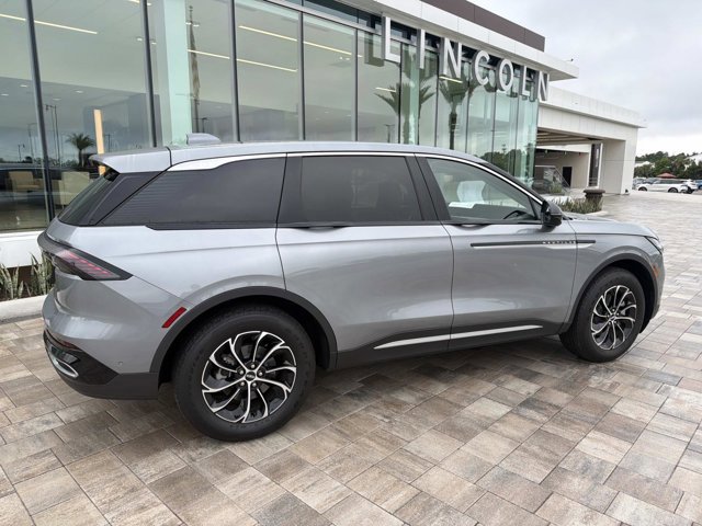 Certified 2024 Lincoln Nautilus Premier AWD/4WD image 2