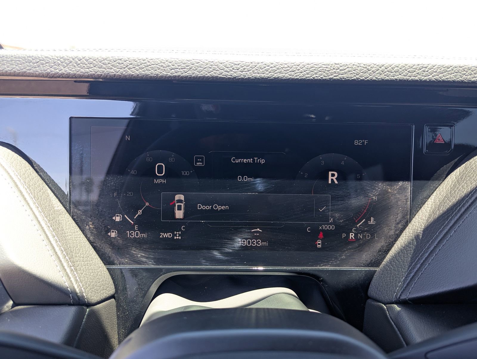Used 2025 GMC Yukon XL Denali AWD/4WD image 28