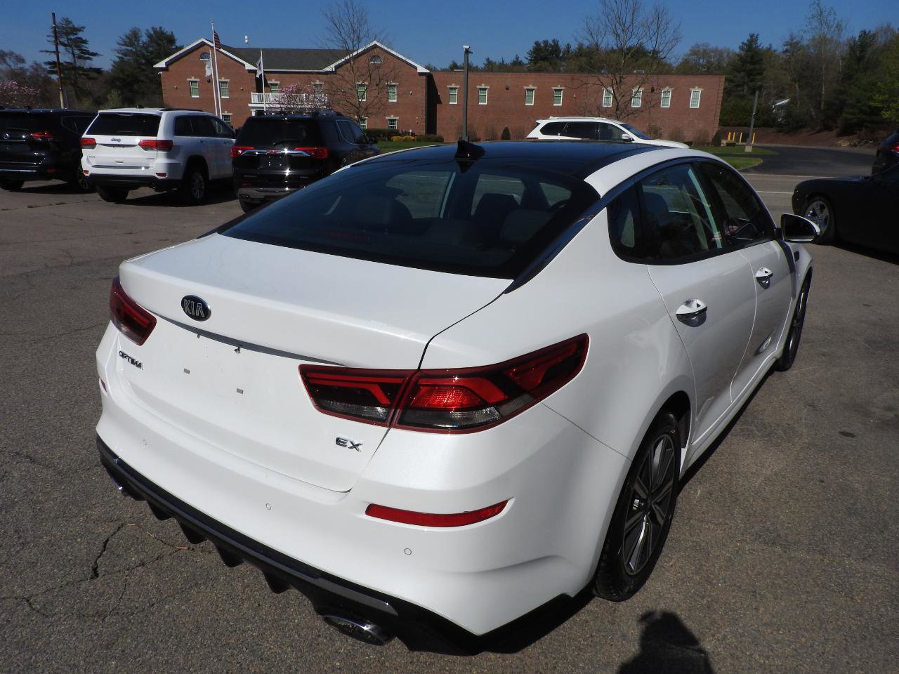 Used 2019 Kia Optima EX w/ EX Premium Package FWD image 4
