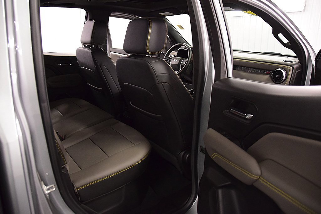 Used 2024 Chevrolet Colorado ZR2 w/ ZR2 Convenience Package III image 33