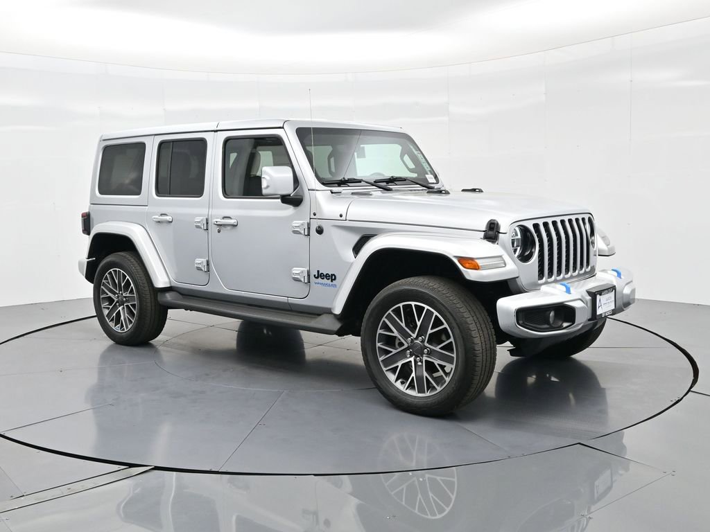Used 2022 Jeep Wrangler Unlimited Sahara image 4