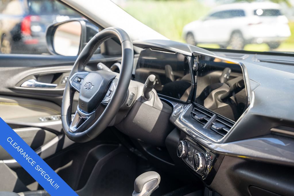 Used 2025 Chevrolet Trax ACTIV w/ Driver Confidence Package image 11