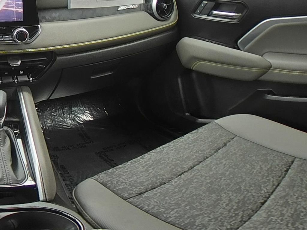 Used 2024 Chevrolet Colorado ZR2 image 12