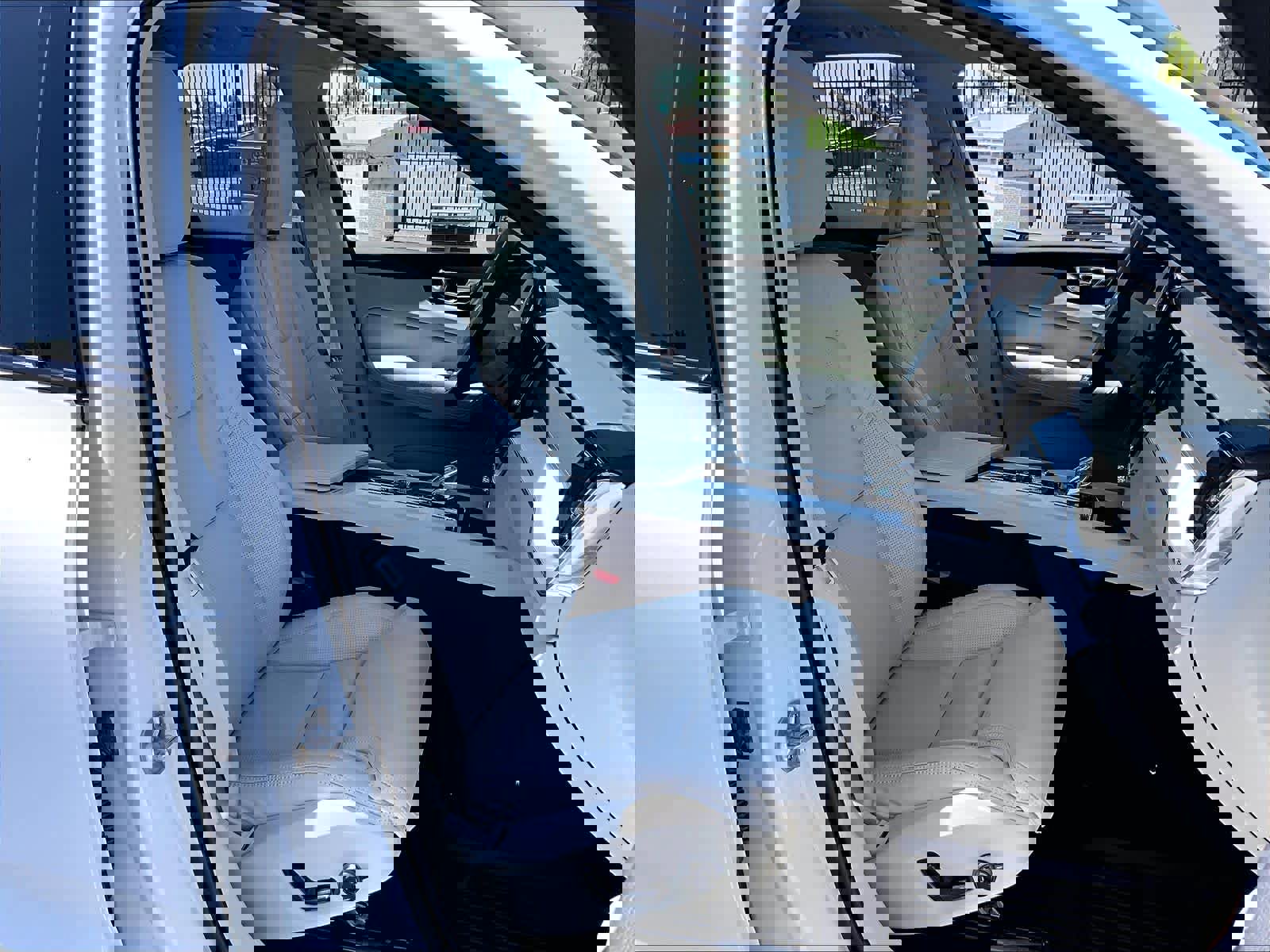 Used 2026 Volvo XC60 B5 Ultra w/ Protection Package Premier AWD/4WD image 9