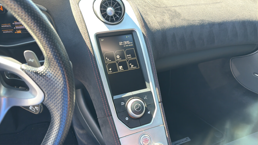 Used 2015 McLaren 650S Spider RWD image 17