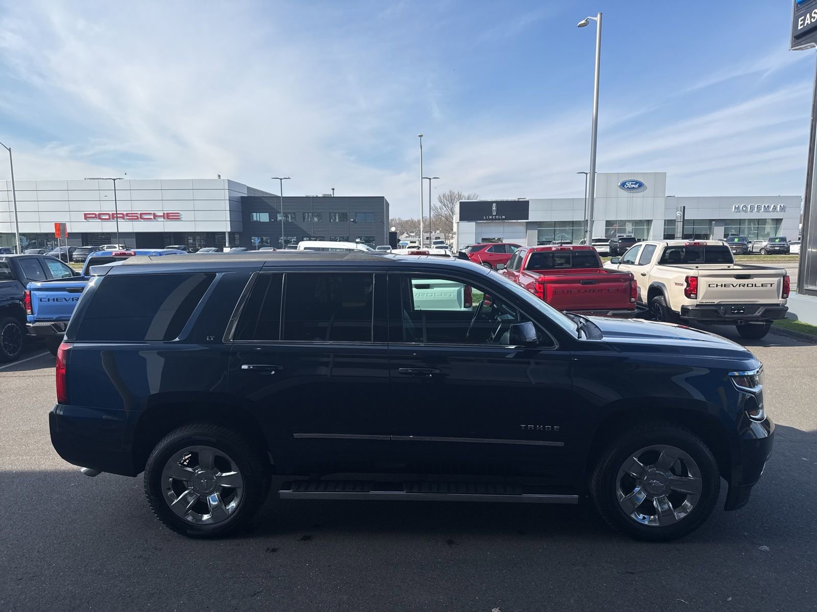 Used 2019 Chevrolet Tahoe LT w/ LT Signature Package image 5