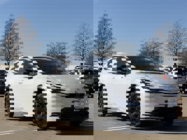 New 2026 Toyota Prius LE image 2