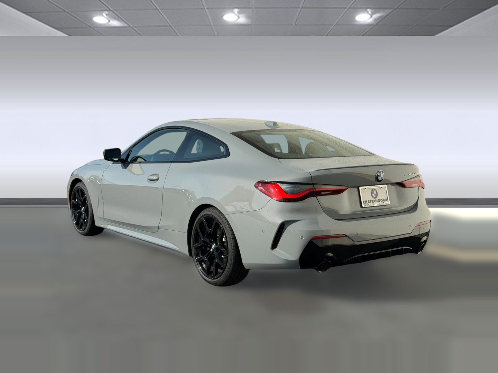 Used 2026 BMW 430i Coupe w/ M Sport Package RWD image 3