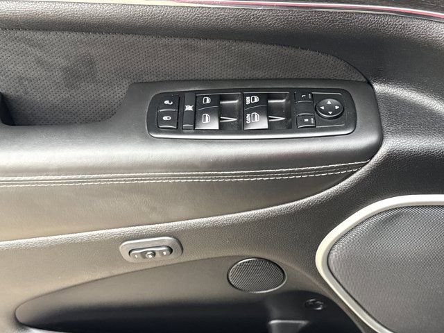 Used 2014 Jeep Grand Cherokee SRT image 18