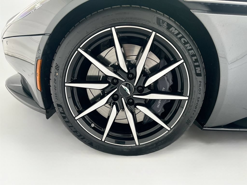 Used 2018 Aston Martin DB11 V12 RWD image 27