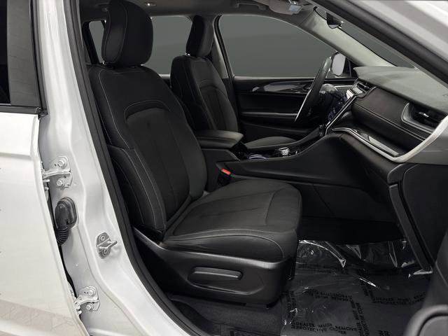 Used 2023 Jeep Grand Cherokee L Laredo image 26