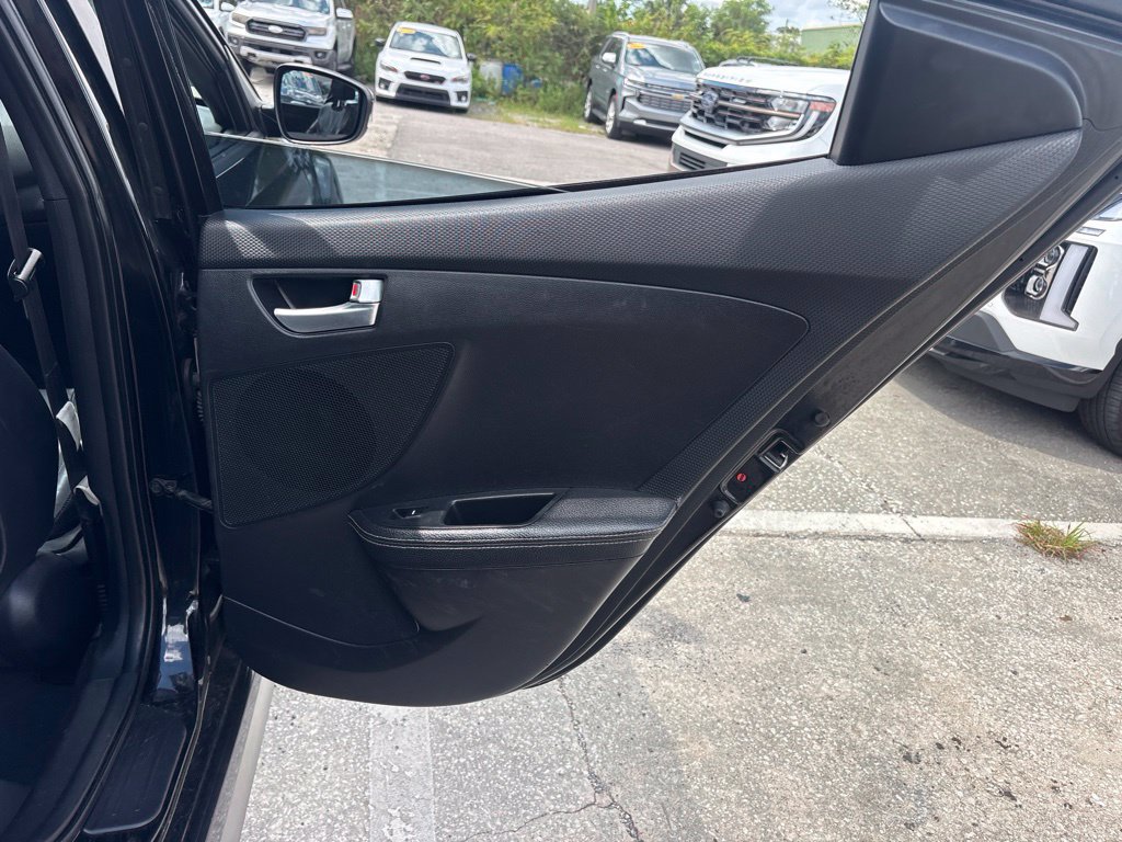 Used 2016 Hyundai Veloster Turbo FWD image 15