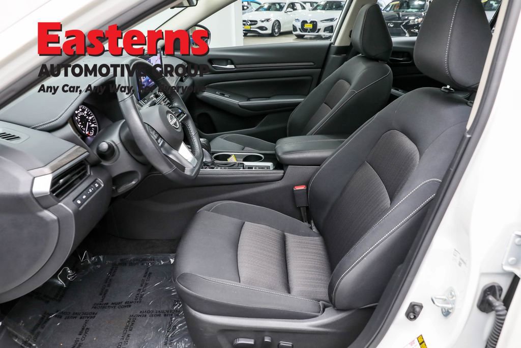 Used 2024 Nissan Altima 2.5 SV w/ SV Premium Package image 14