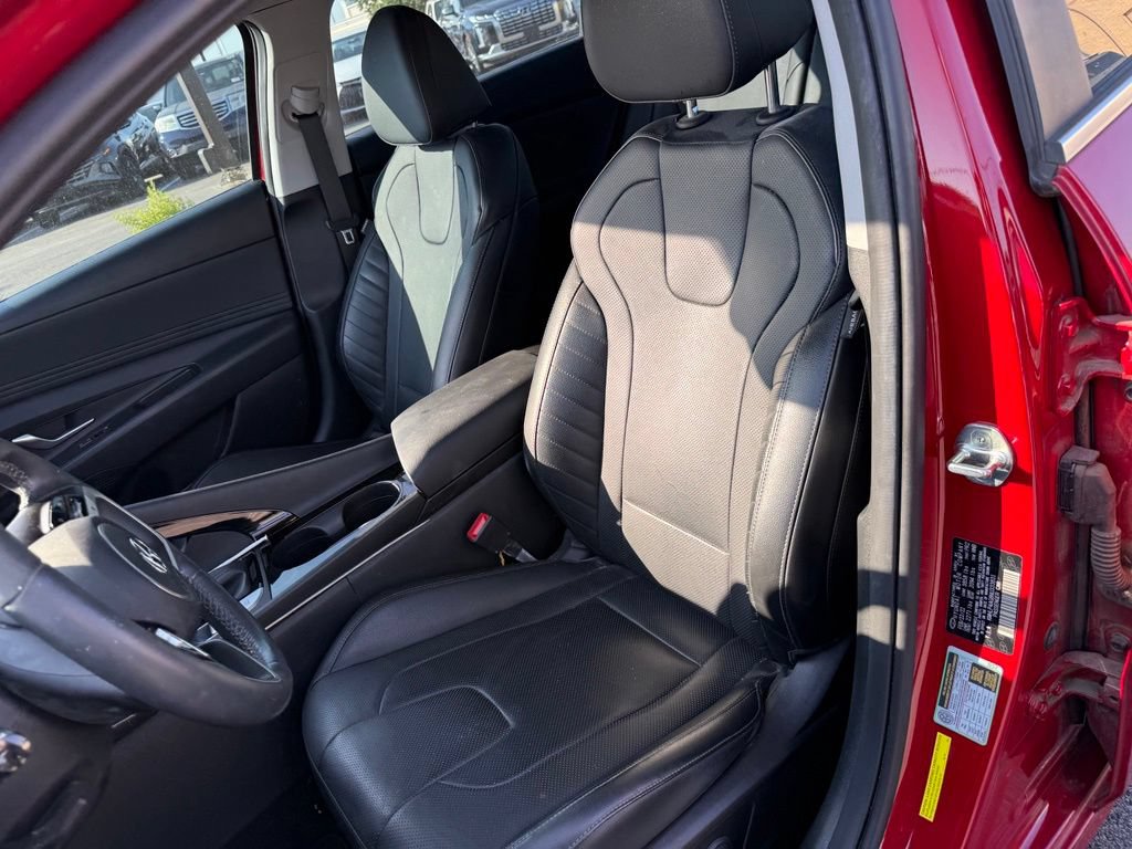 Used 2022 Hyundai Elantra Limited FWD image 8