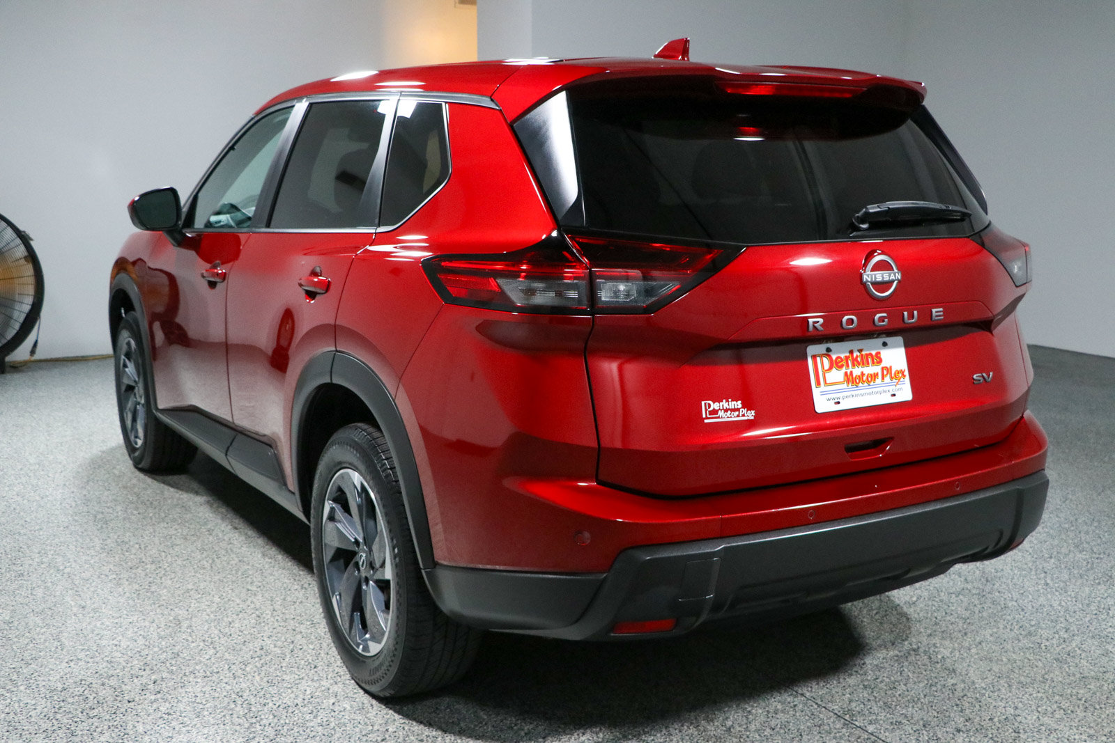 Used 2024 Nissan Rogue SV FWD image 9