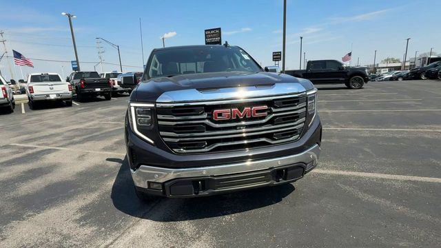 Used 2023 GMC Sierra 1500 SLT w/ SLT Premium Plus Package AWD/4WD image 3