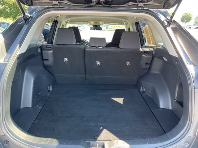 Used 2019 Toyota RAV4 LE AWD/4WD image 12