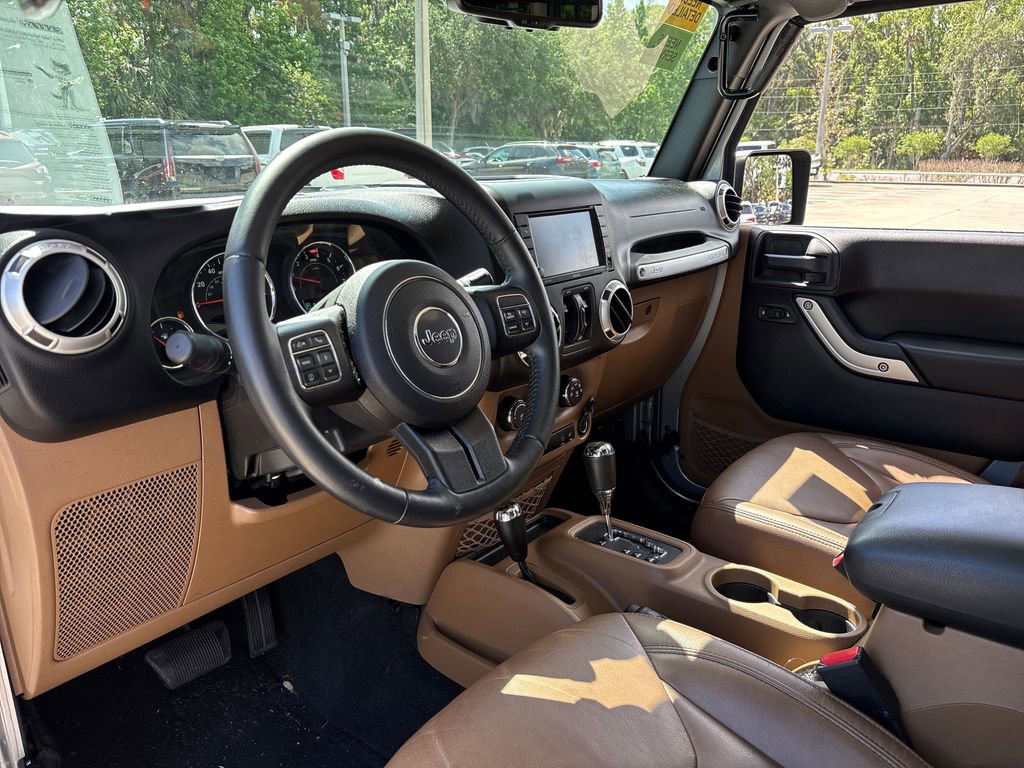 Used 2016 Jeep Wrangler Unlimited Sahara w/ Connectivity Group image 5