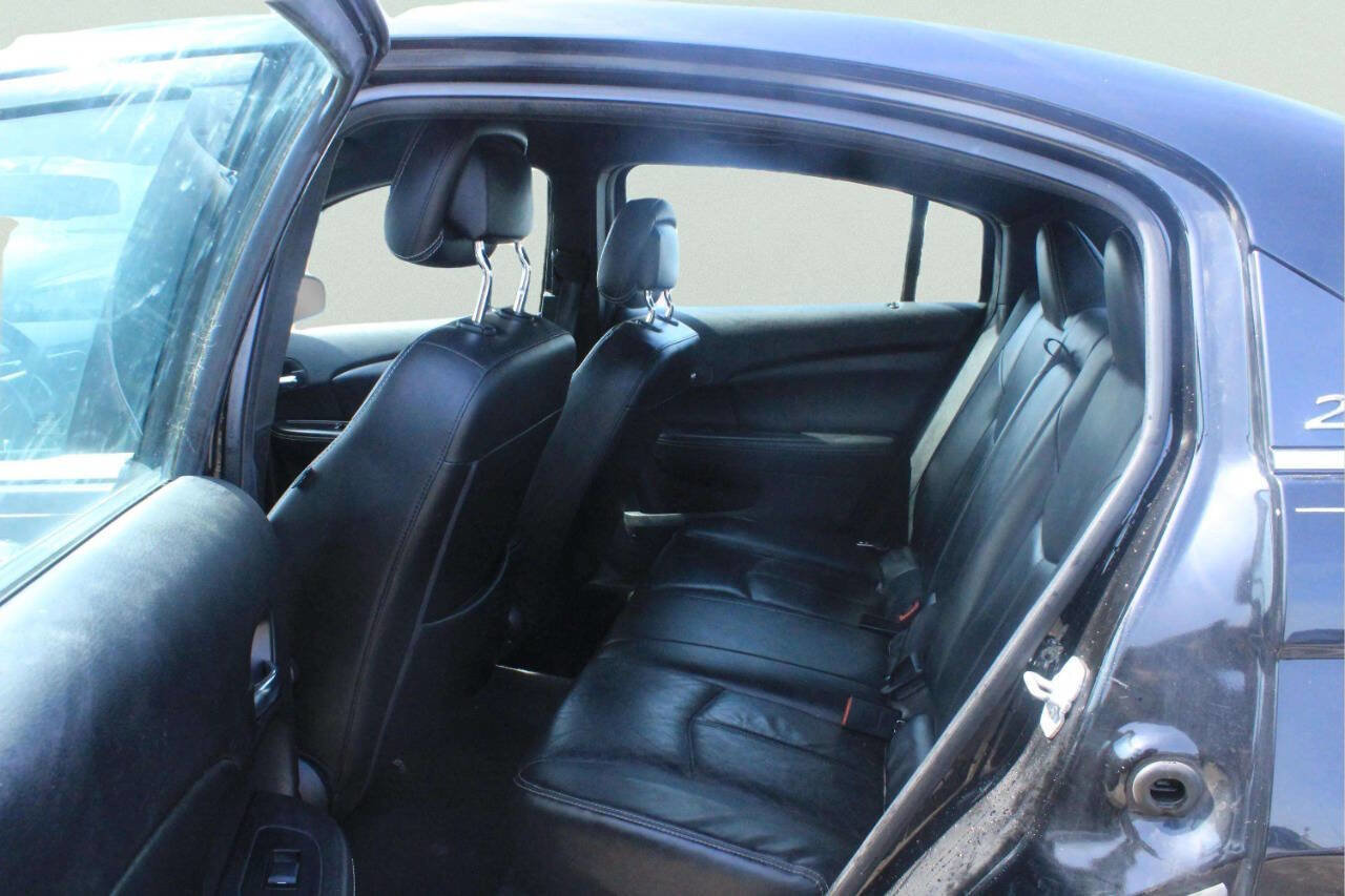 Used 2013 Chrysler 200 Limited image 6