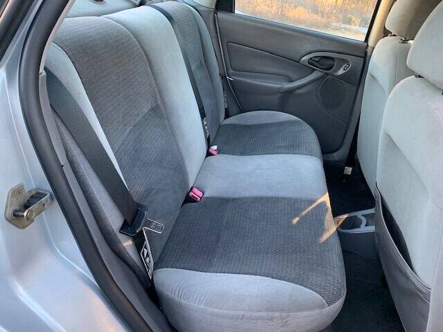 Used 2003 Ford Focus SE FWD image 21