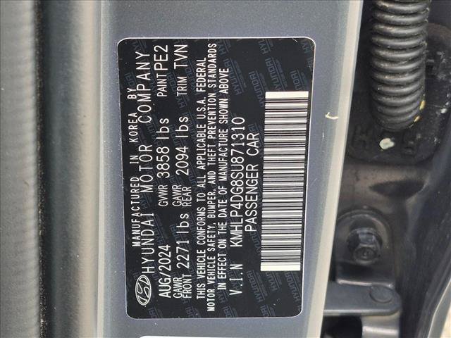 Used 2025 Hyundai Elantra Limited FWD image 25