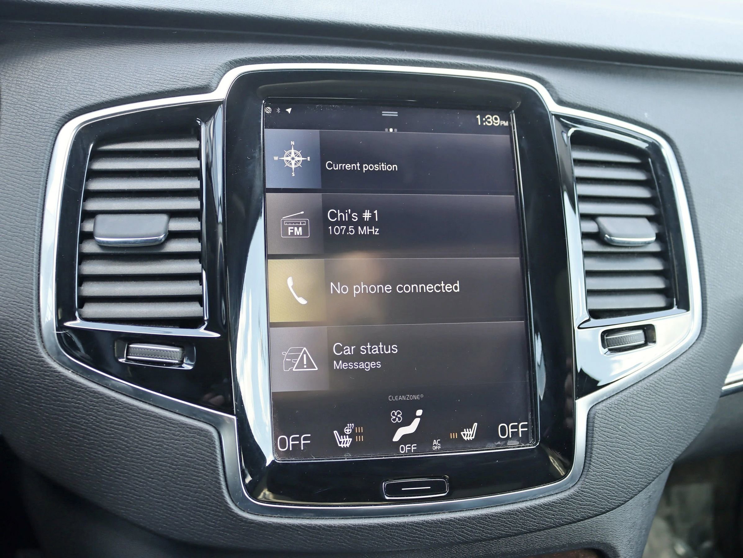 Used 2017 Volvo XC90 T6 Momentum w/ Vision Package image 22