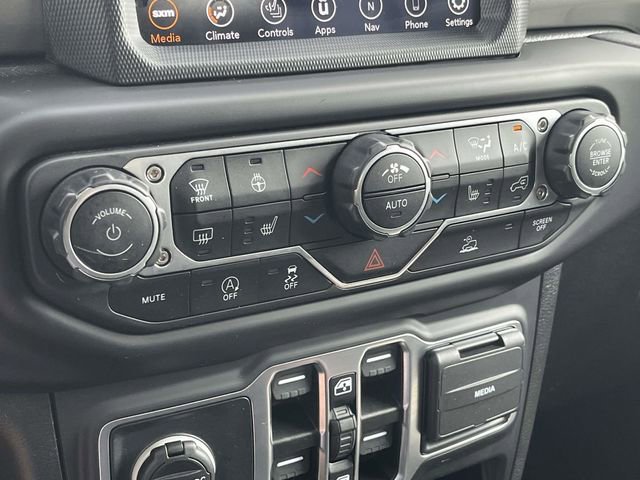 Used 2022 Jeep Wrangler Unlimited Sahara w/ Cold Weather Group image 31