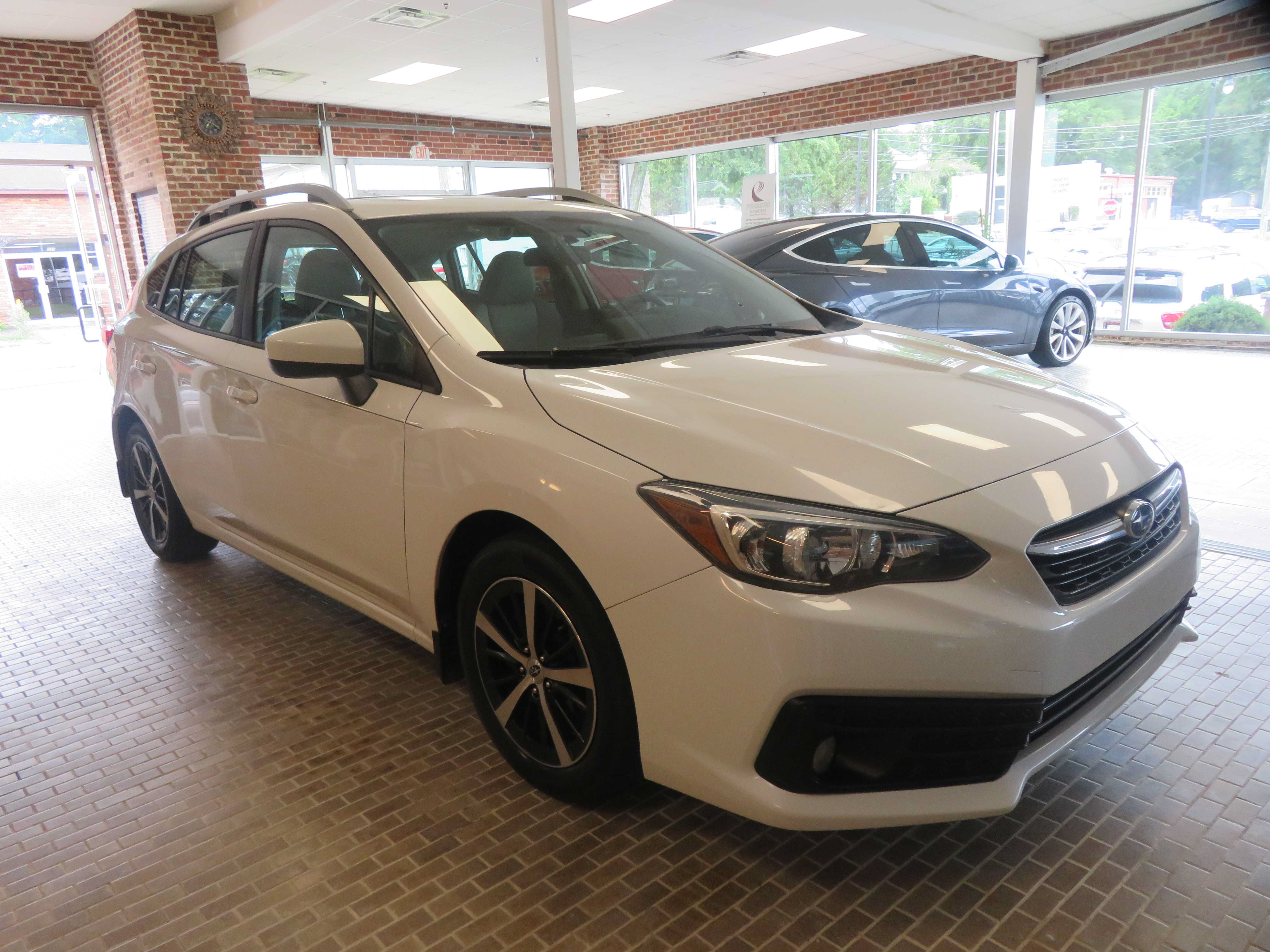 Used 2022 Subaru Impreza 2.0i Premium AWD/4WD image 3