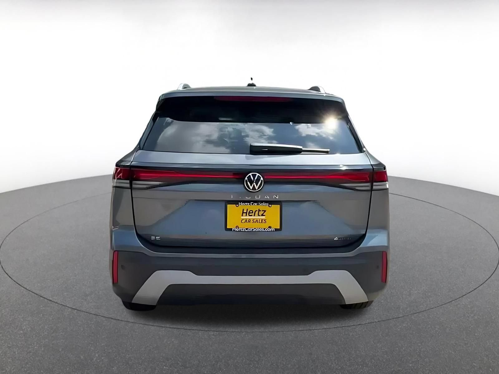 Used 2026 Volkswagen Tiguan SE AWD/4WD image 12