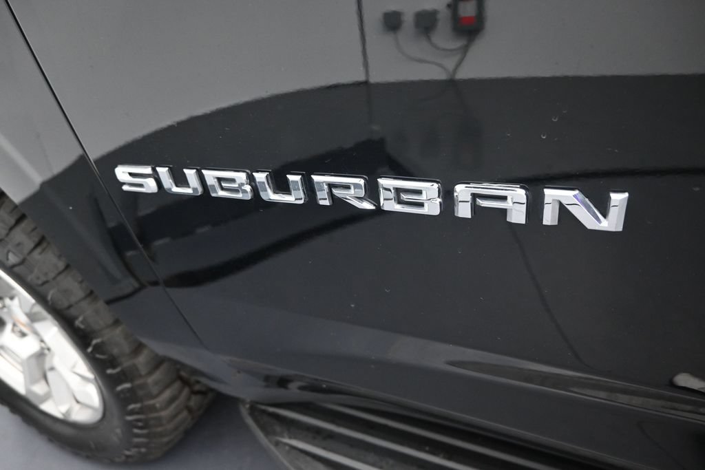 Used 2025 Chevrolet Suburban LT AWD/4WD image 38
