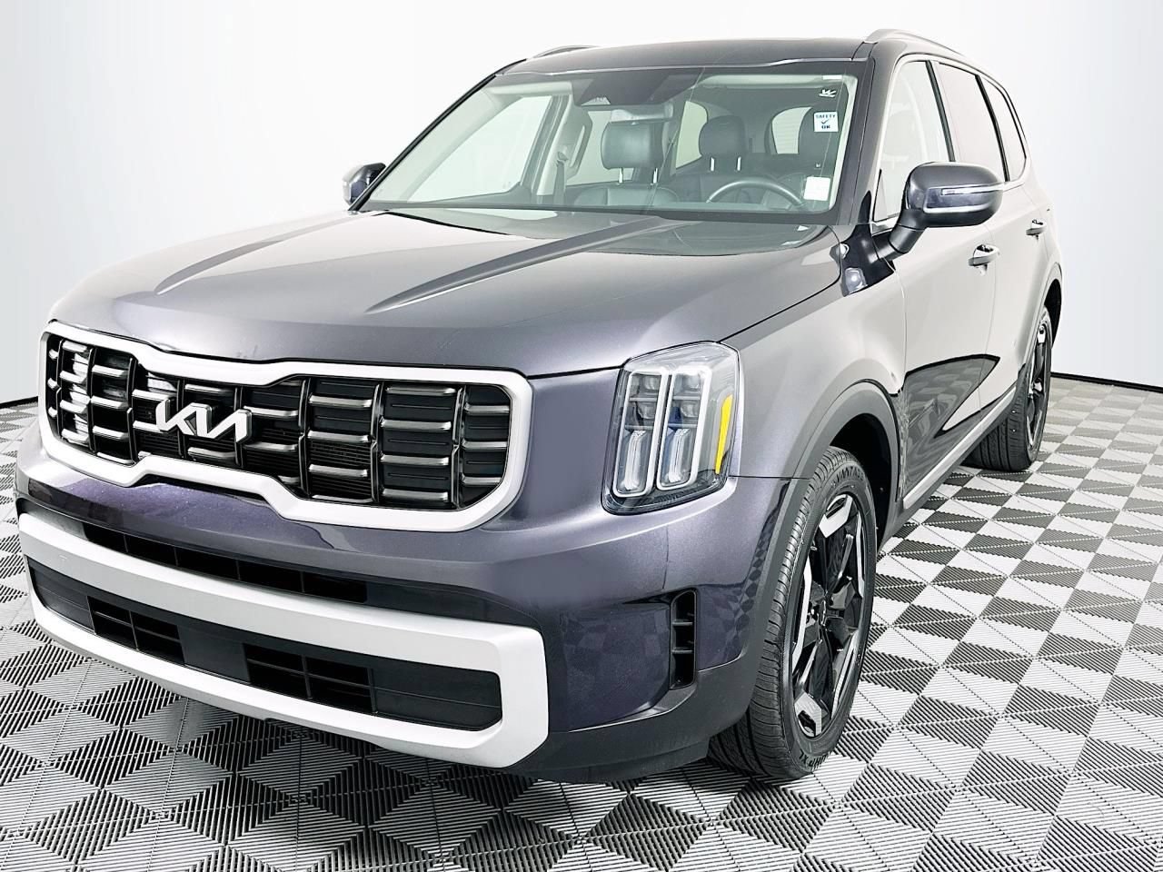 Used 2025 Kia Telluride S AWD/4WD image 5