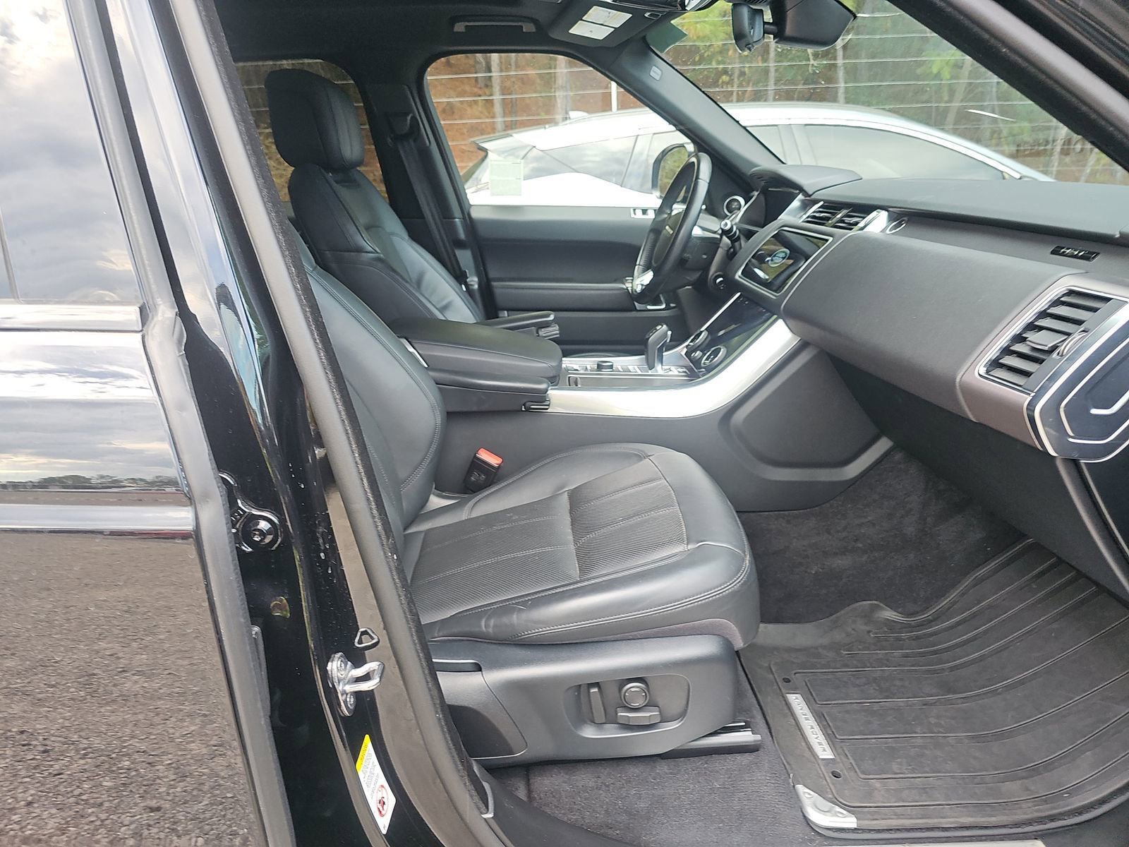 Used 2022 Land Rover Range Rover Sport HST image 27